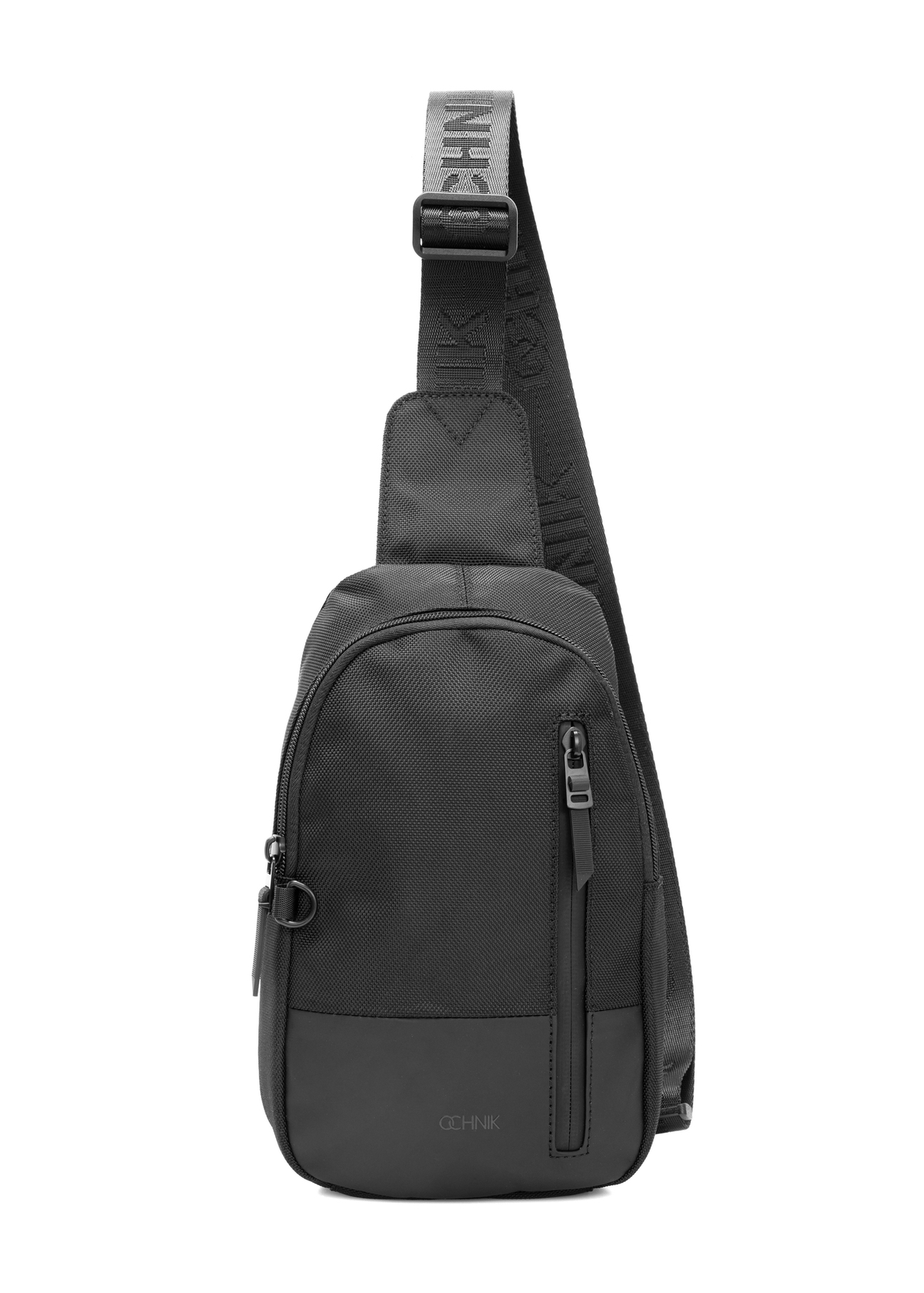 Czarna męska torba crossbody TORMN-0419-99(W26) - widok produktu z przodu, na białym tle. 
