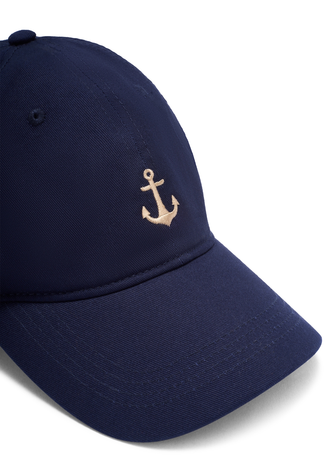 Granatowa czapka z daszkiem unisex CZALT-0018-7D(W26), zbliżenie na detal produktu na białym tle.