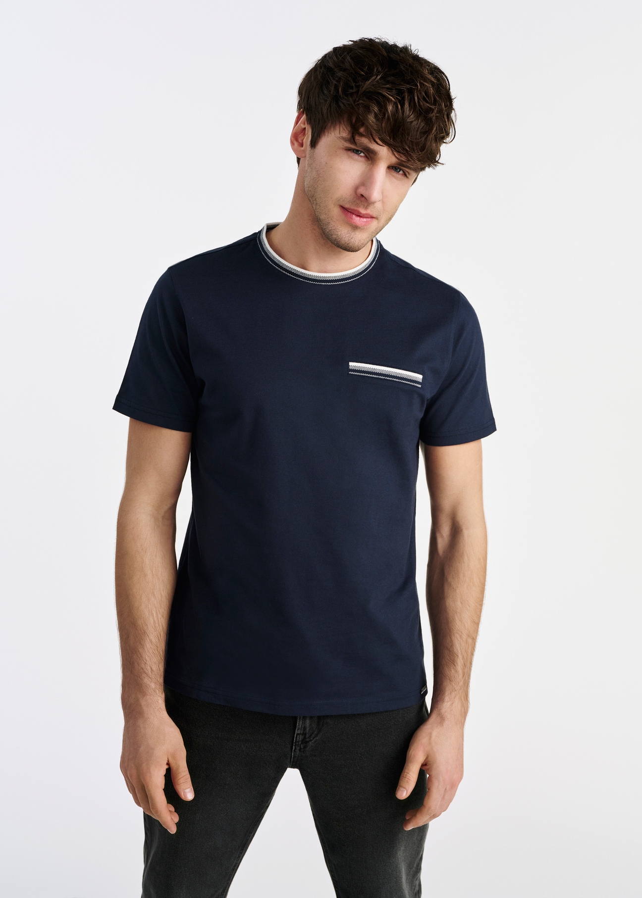 Granatowy T-shirt męski z bawełny TSHMT-0123-69(W25)-01