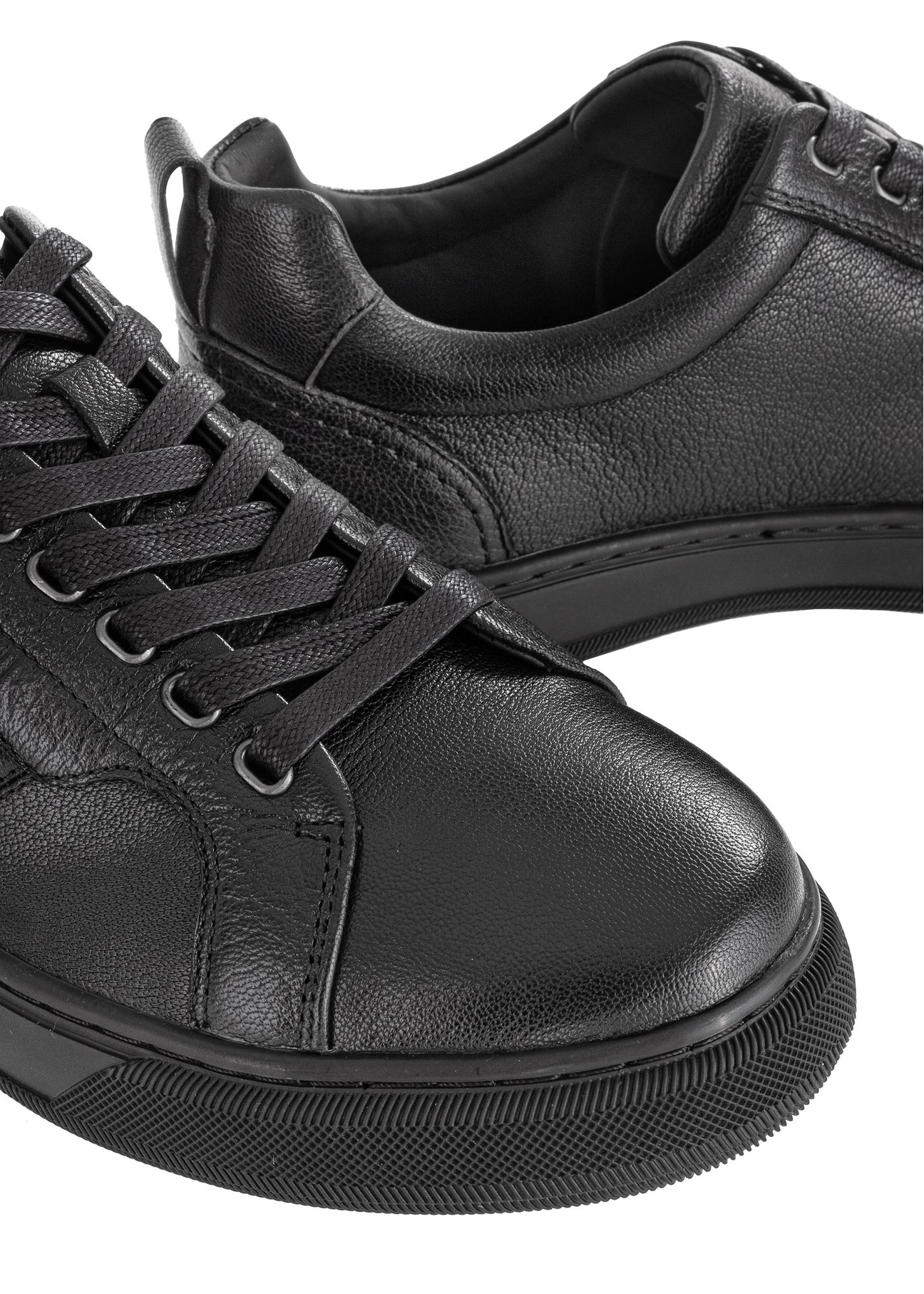 Czarne skórzane sneakersy męskie BUTYM-0465-99(Z25)