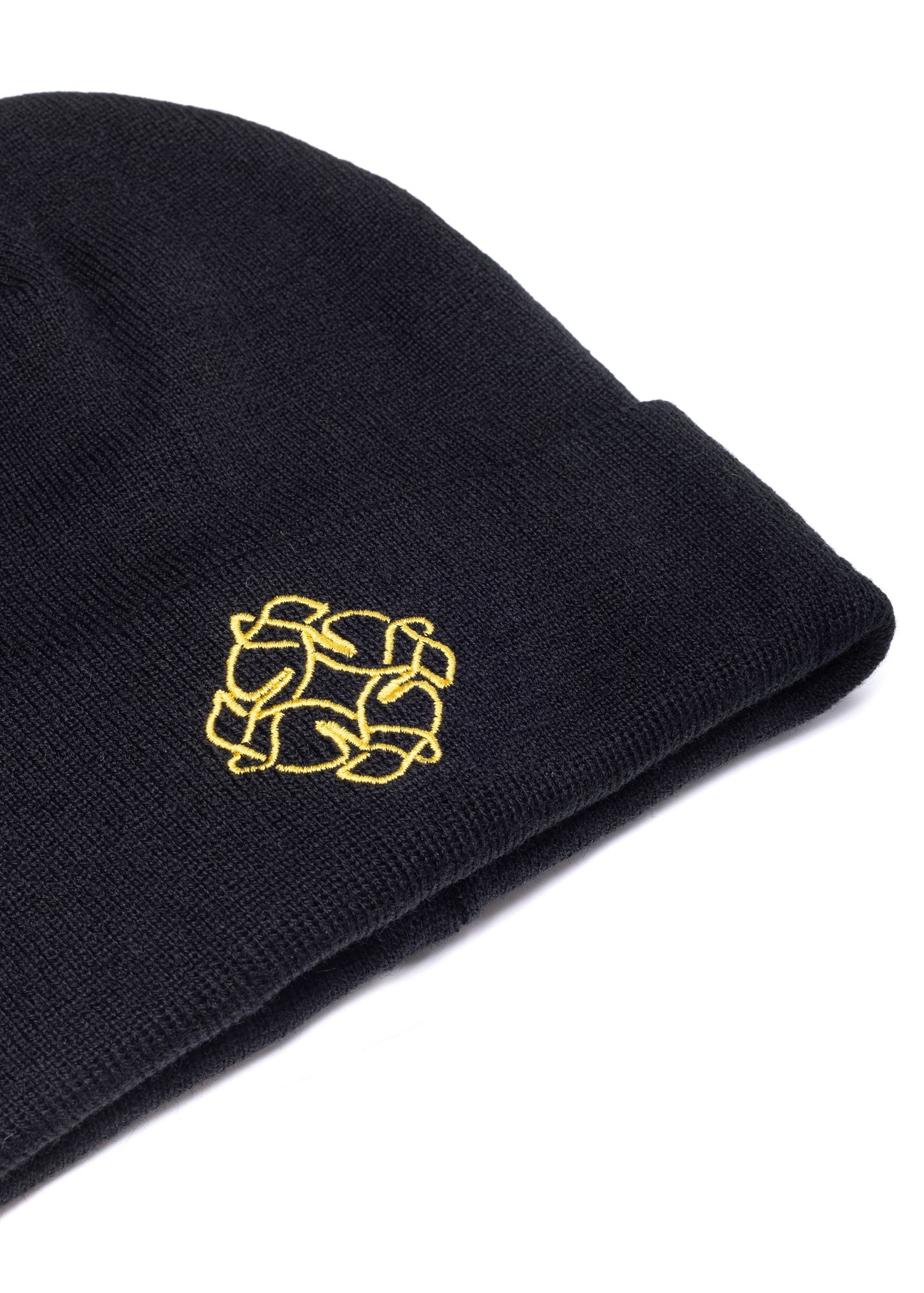 Czarna czapka damska z monogramem CZADT-0079A-99(Z25)