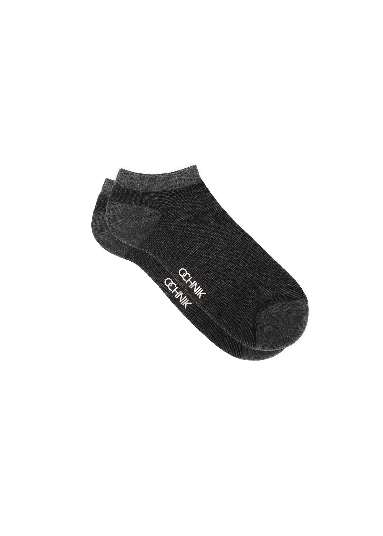 Szare skarpety męskie w paski SKAMT-0200-9B(W26), widok produktu od boku na białym tle.