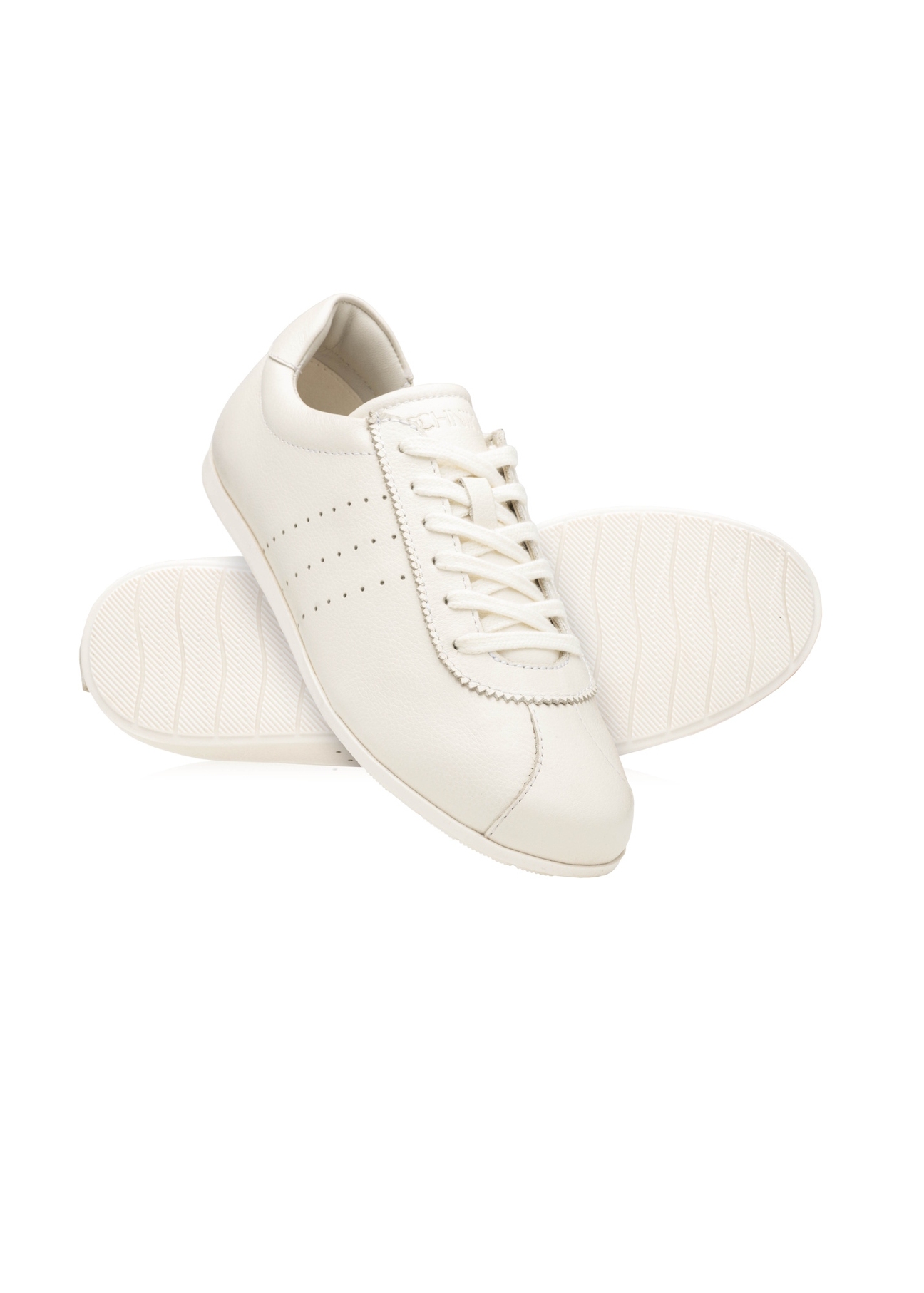 Kremowe skórzane buty damskie BUTYD-1261-0B(W26), widok produktu skosem na białym tle.