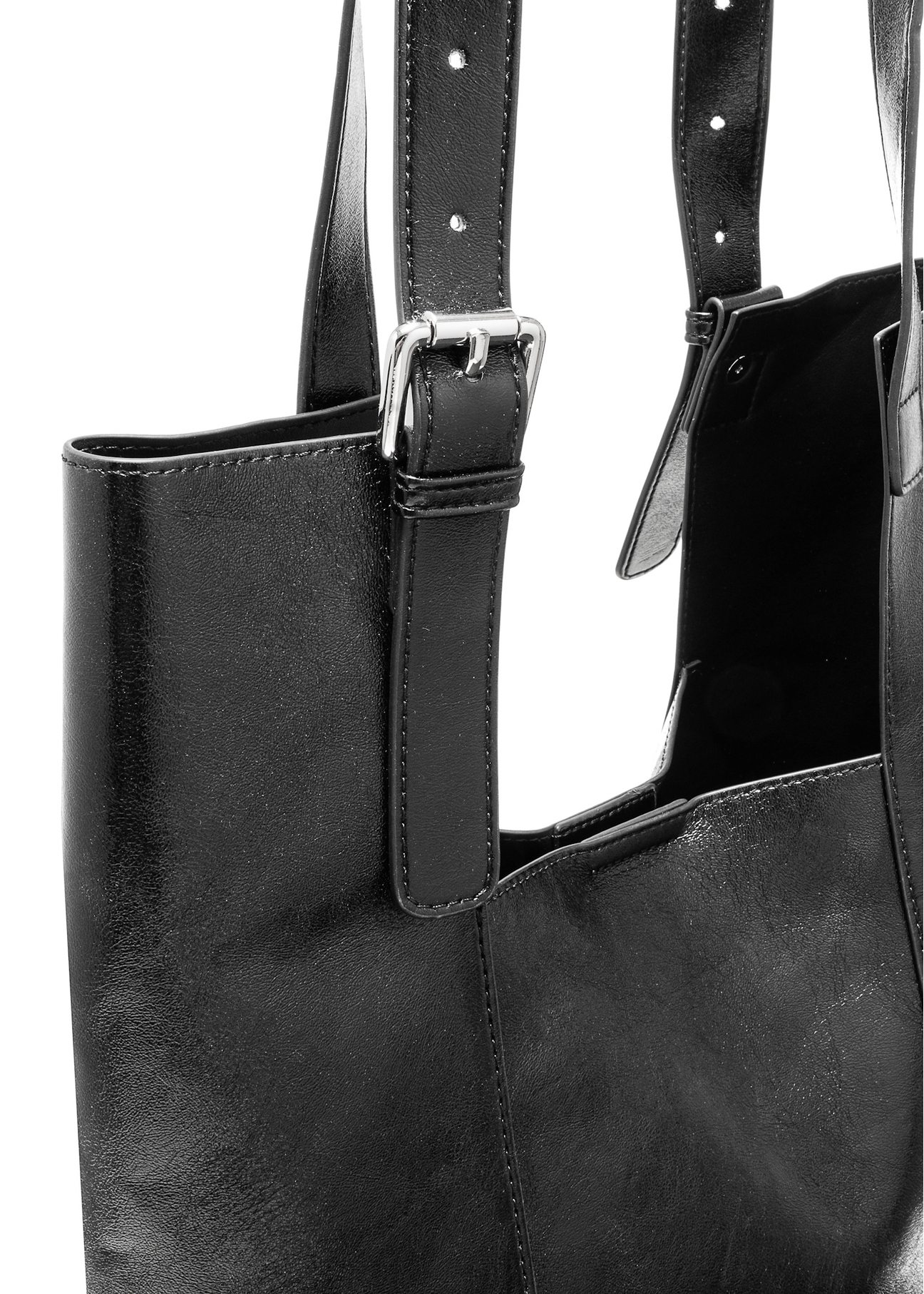 Czarna damska torebka shopper TOREC-1086-99(Z25), zbliżenie na detal produktu na białym tle.