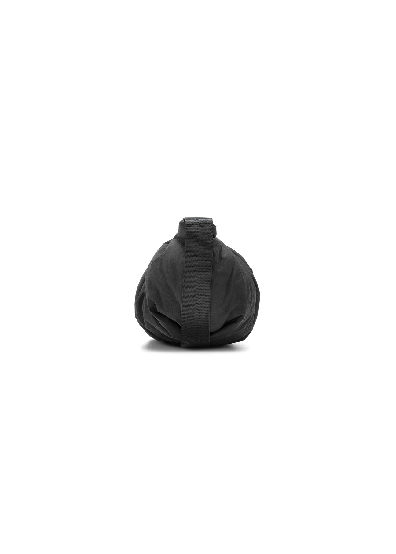 Nylonowa torebka damska TOREN-0339-99(W26), widok produktu z boku na białym tle.