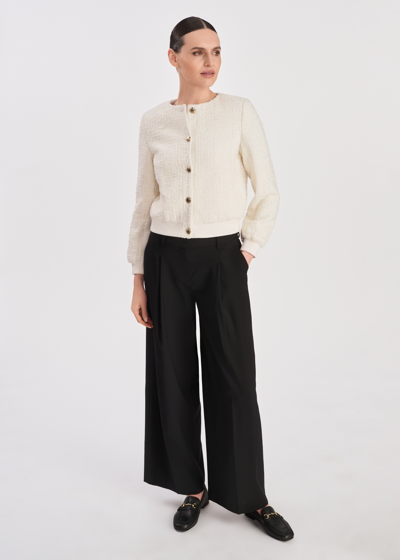 Kremowa krótka bluza damska BLZDT-0110-12(W25)