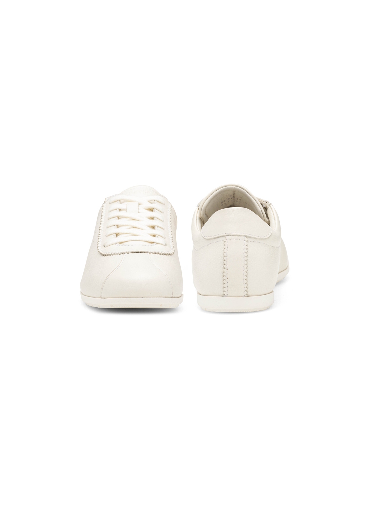 Kremowe skórzane buty damskie BUTYD-1261-0B(W26), widok produktu z przodu i tyłu na białym tle.