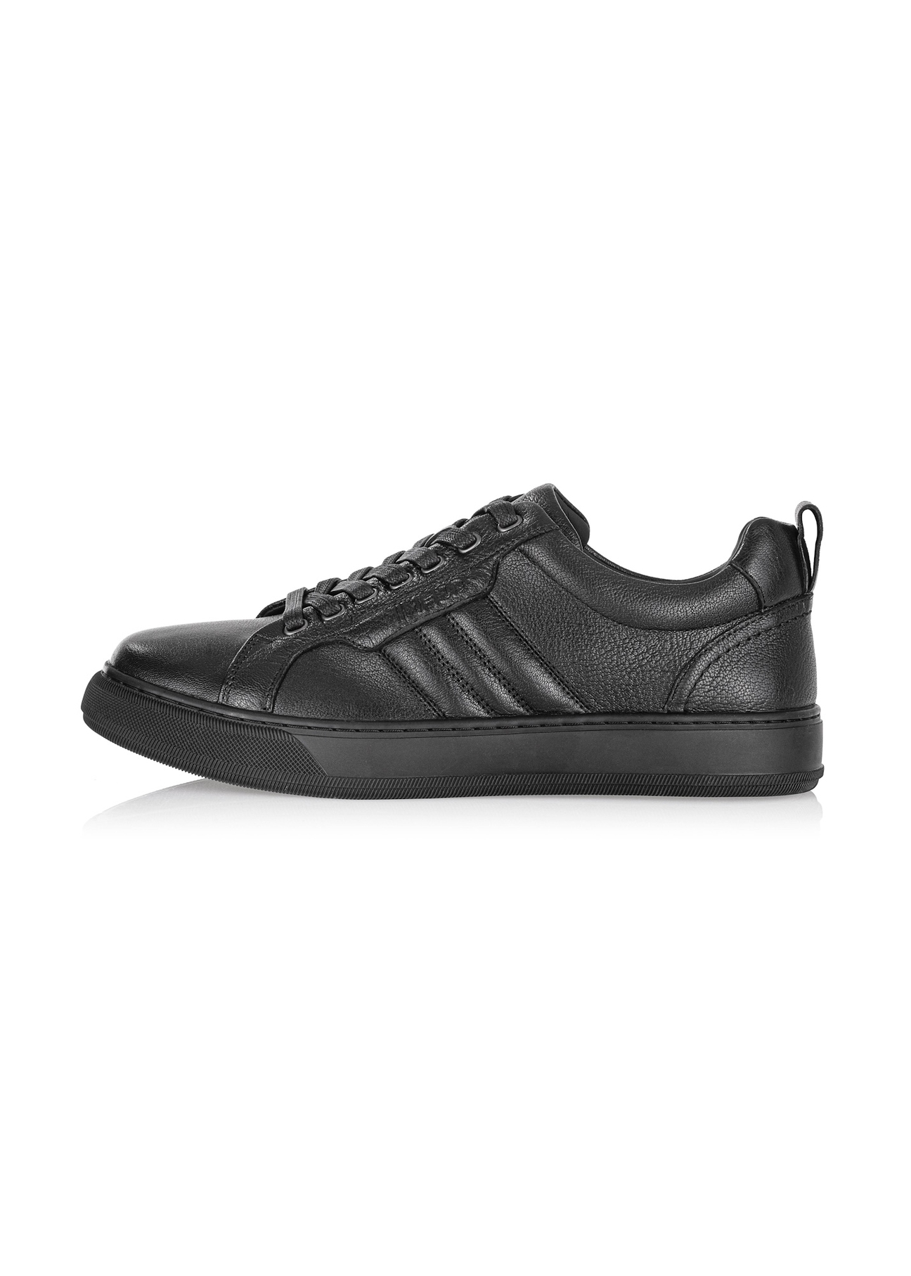 Czarne skórzane sneakersy męskie BUTYM-0465-99(Z25)