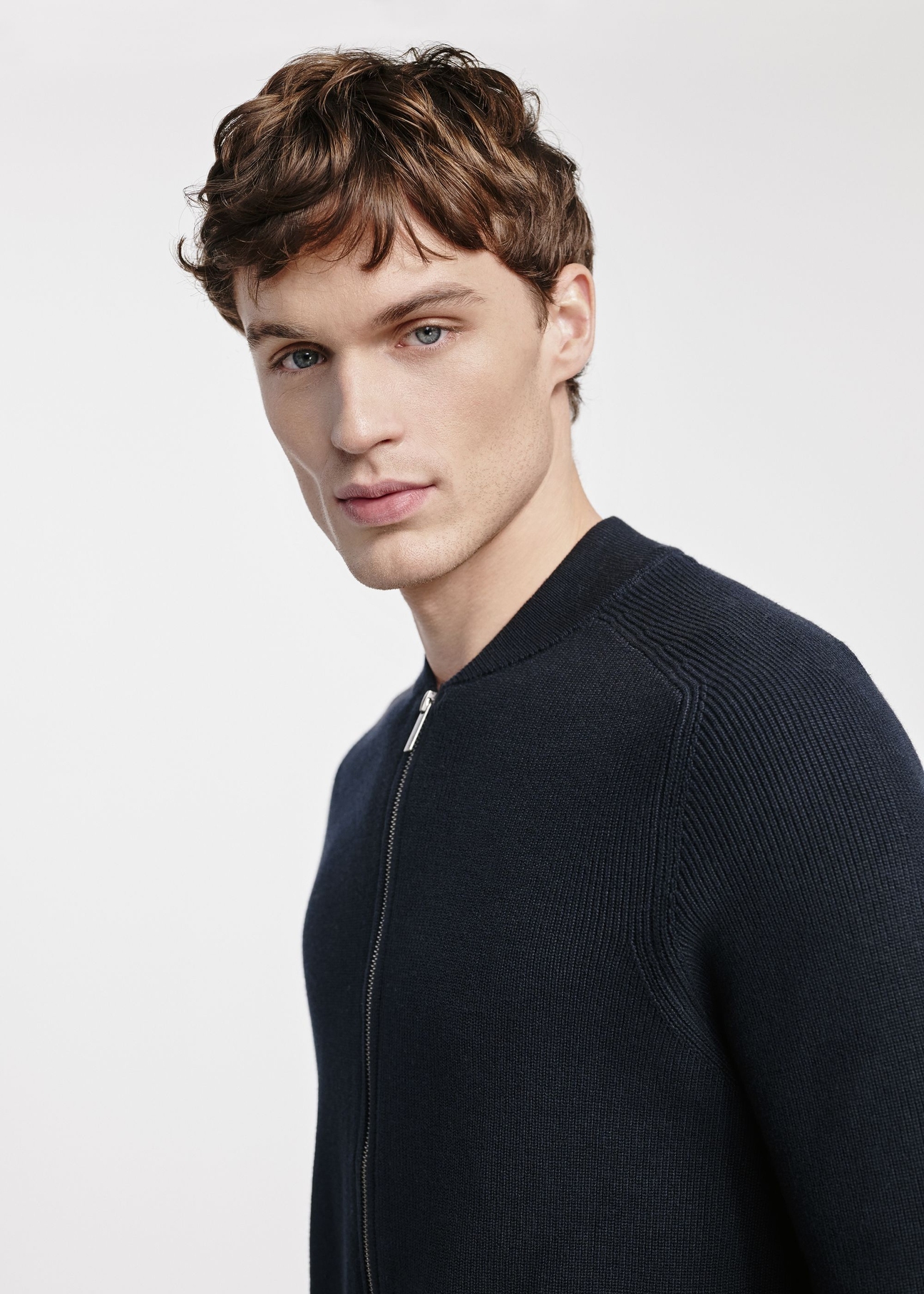 Czarny sweter męski na suwak SWEMT-0164-99(W25)-04