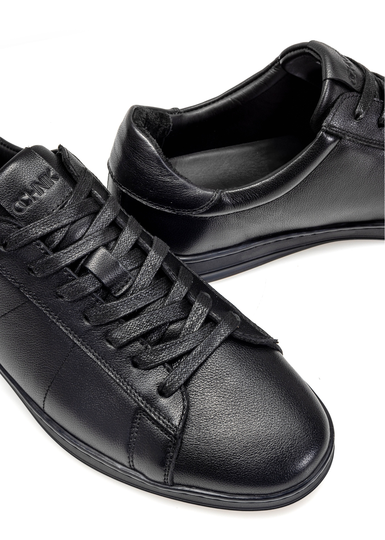 Czarne skórzane buty męskie BUTYM-0490-99(W25)-06