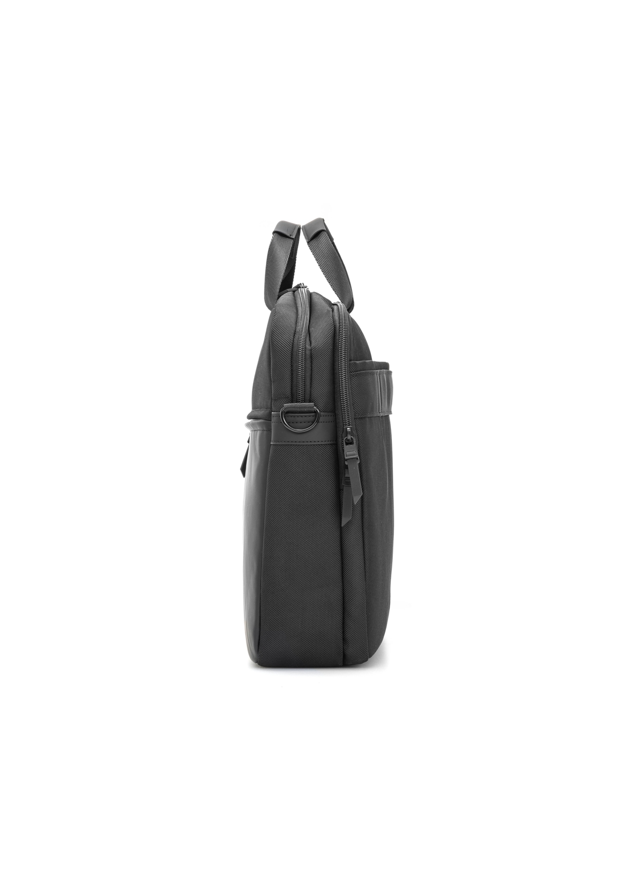 Czarna torba na laptopa TORMN-0401-99(W26) - widok produktu z boku, na białym tle. 