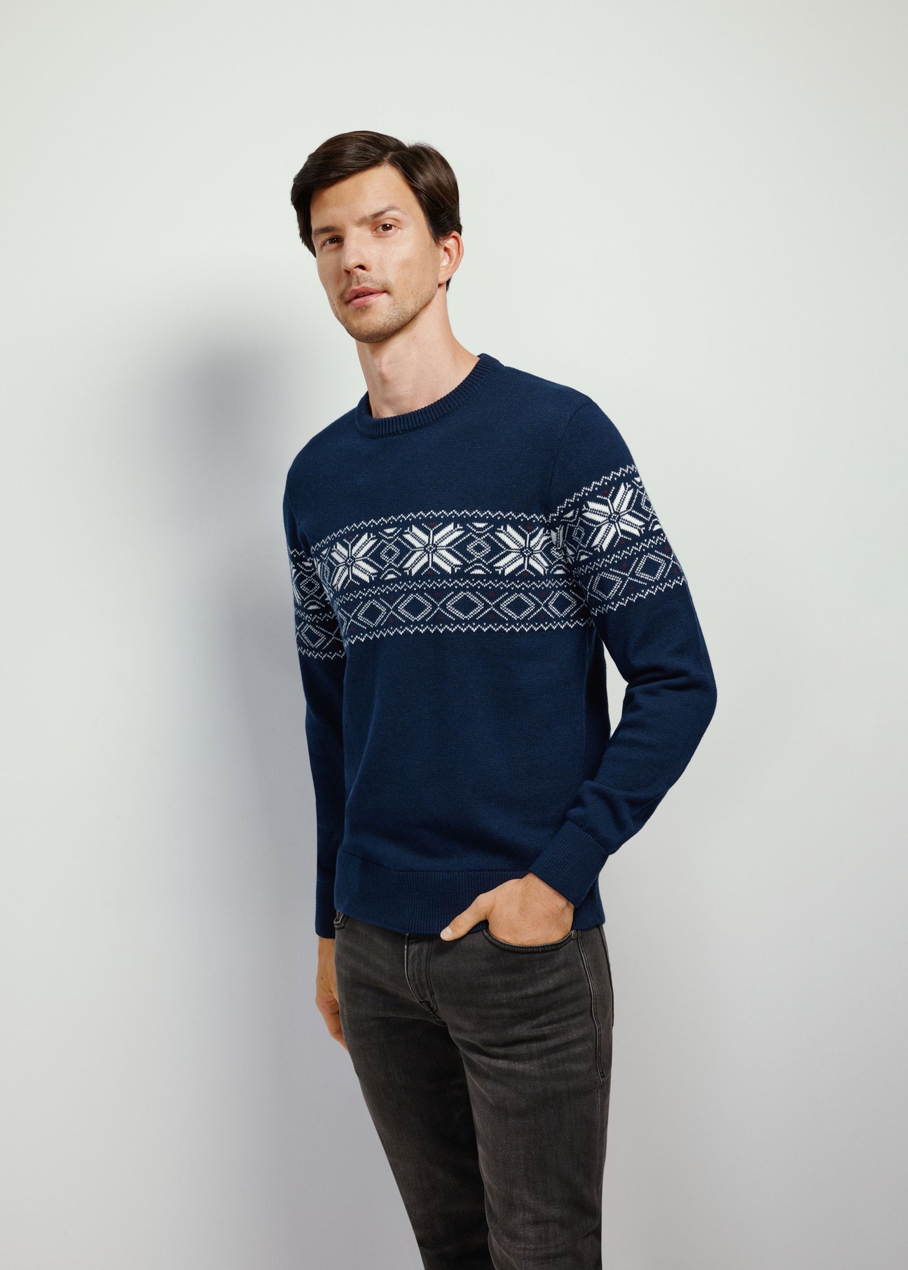 Granatowy sweter męski ze wzorem SWEMT-0146-68(Z24)-01