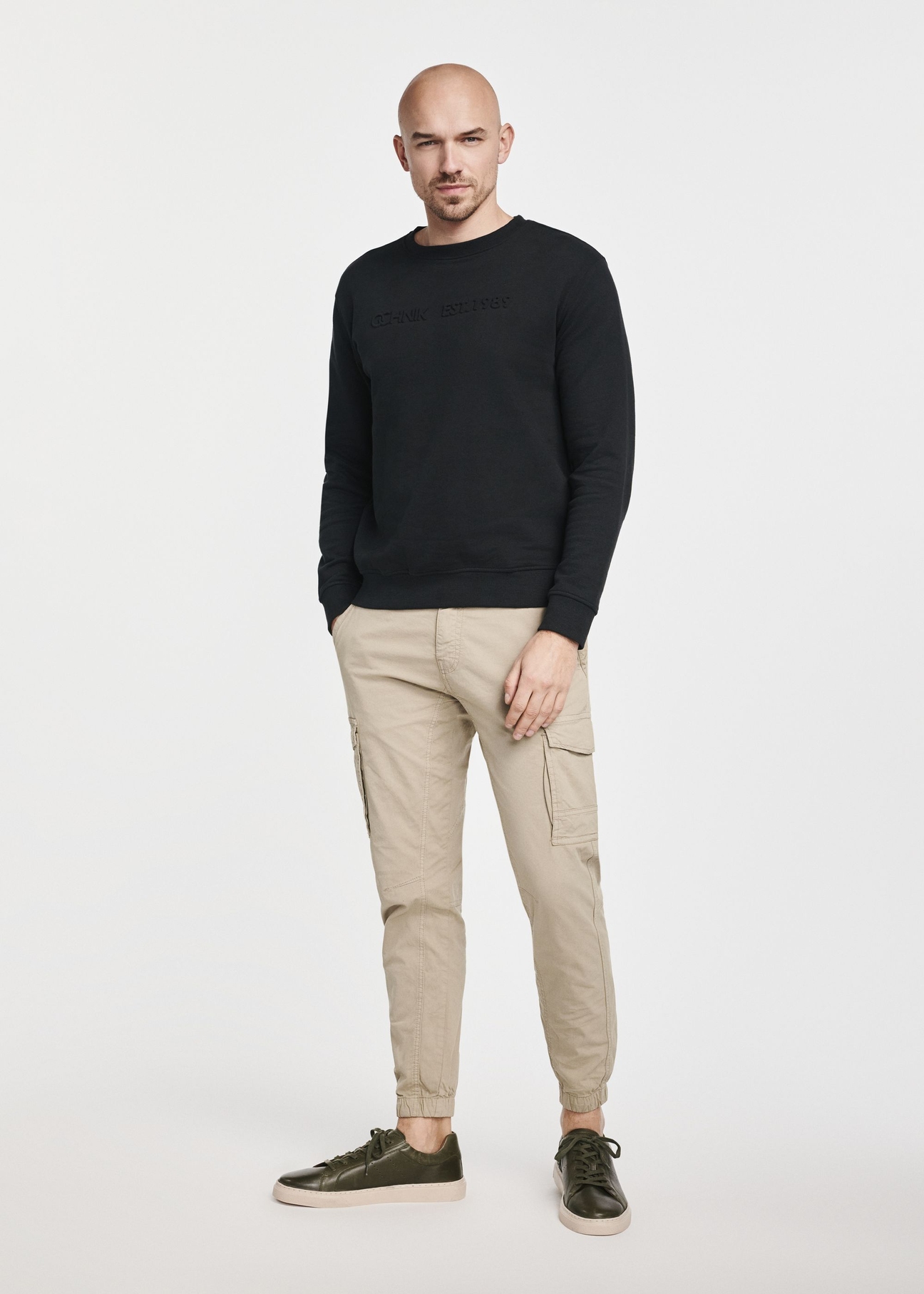 Czarna bluza męska bez kaptura BLZMT-0066-99(Z24)-03