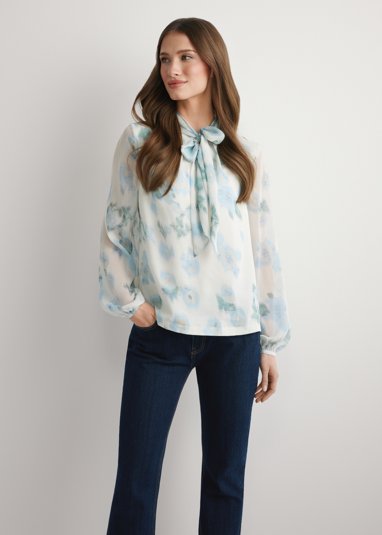 Bluzka damska w kwiaty BLUDT-0208-7P(W26)