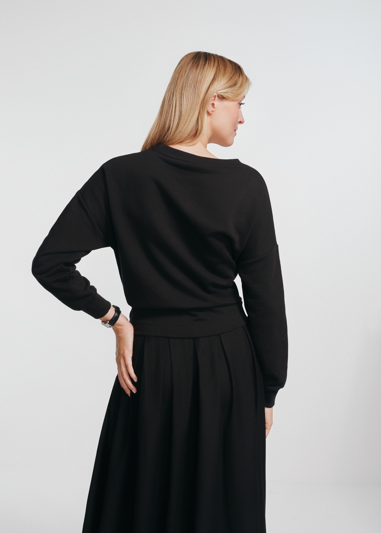 Bluza damska z haftowanym logo BLZDT-0095-99(W24)-02