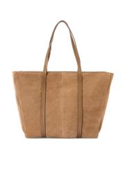 Beżowa zamszowa torebka shopper damska TORES-1248-1B(W26)- widok produktu z tyłu, na białym tle.  