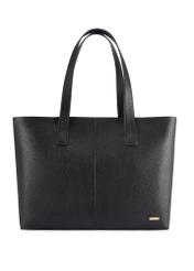 Czarna torebka damska shopper TOREC-1208-9I(W26), widok produktu od przodu na białym tle.