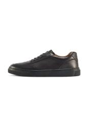 Skórzane sneakersy męskie w kolorze granatowym BUTYM-0484-7E(W26) - widok produktu z boku, na białym tle. 