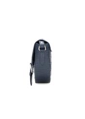 Granatowa skórzana torebka w stylu croco TORES-0707F-7D(W26), widok produktu z boku na białym tle.