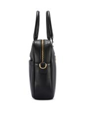 Czarna torba na laptopa damska TOREC-1209-99(W26) - widok produktu z boku, na białym tle. 