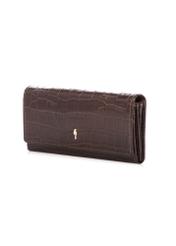 Skórzany brązowy portfel damski croco PORES-0889-1H(W26) - widok produktu po skosie, na białym tle. 