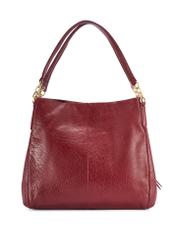 Ciemnoczerwona skórzana damska torebka shopper TORES-0636D-4C(W26) - widok produktu z tyłu, na białym tle. 