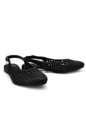 Czarne plecione buty damskie BUTYD-1252-99(W26), widok produktu skosem na białym tle.