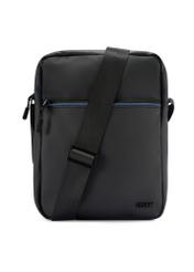 Czarna torba męska crossbody TORMN-0395-9J(W26) - widok produktu z przodu, na białym tle. 