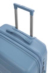 Średnia walizka na kółkach WALPP-0024-7A-24(W26), widok rączki produktu na białym tle.