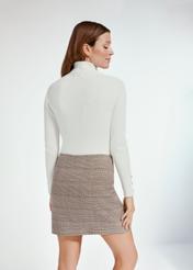 Kremowy sweter damski z golfem SWEDT-0209-12(Z24)-02