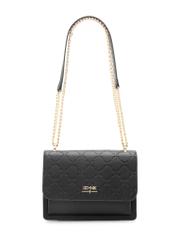 Czarna torebka damska z monogramem TOREC-1155-99(W26), widok produktu z przodu na białym tle.