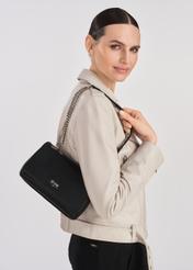 Czarna mała torebka z łańcuszkiem TOREC-1005-99(W25)