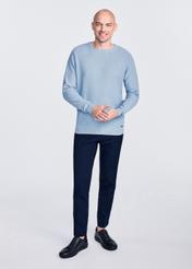 Błękitny bawełniany sweter męski SWEMT-0163-60(W25)-02