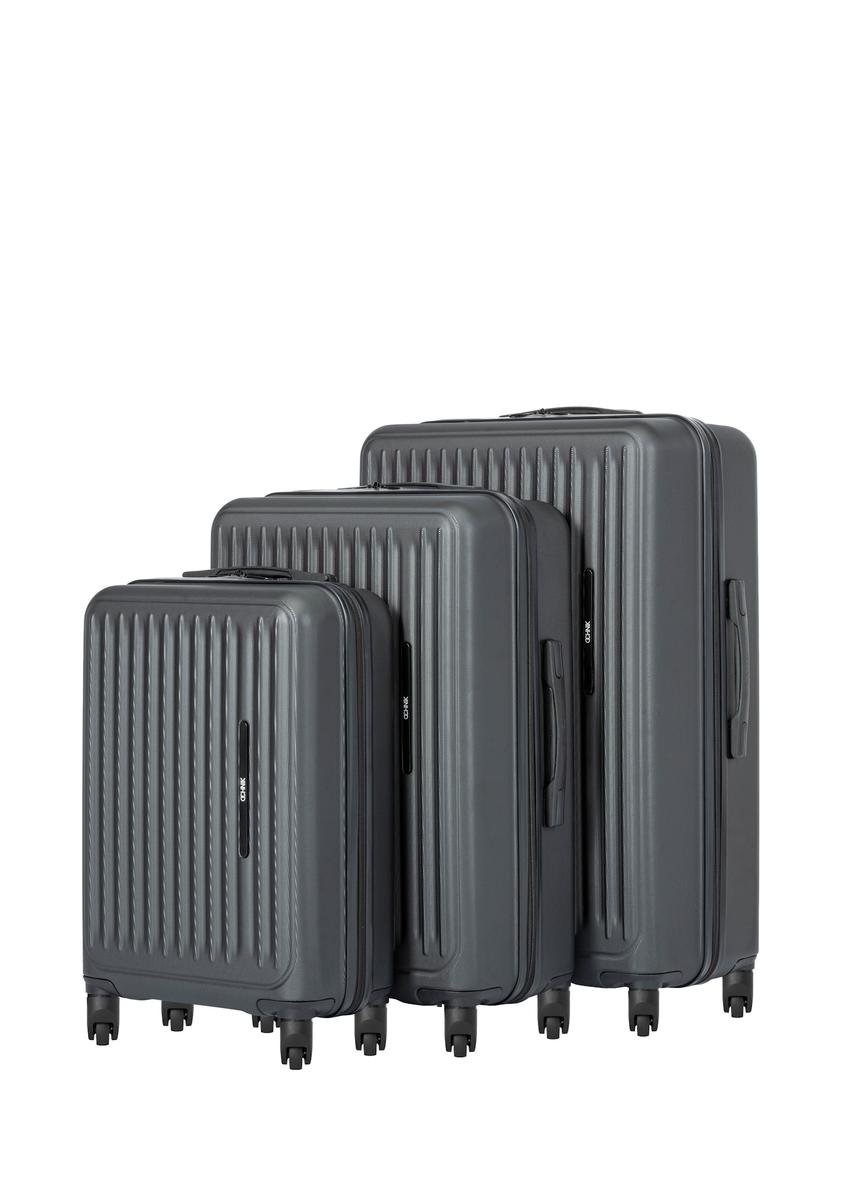 Komplet walizek na kółkach 19"/24"/29" WALAB-0082-99(W26), widok produktu skosem na białym tle.