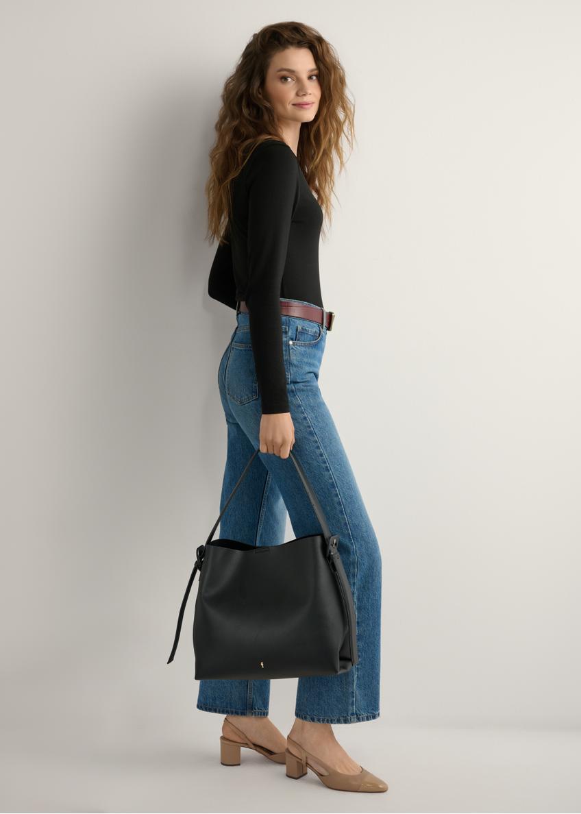 Czarna shopperka z imitacji skóry TOREC-0903-99(W26)