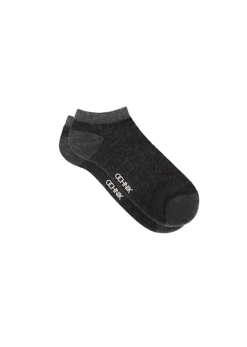 Szare skarpety męskie w paski SKAMT-0200-9B(W26), widok produktu od boku na białym tle.
