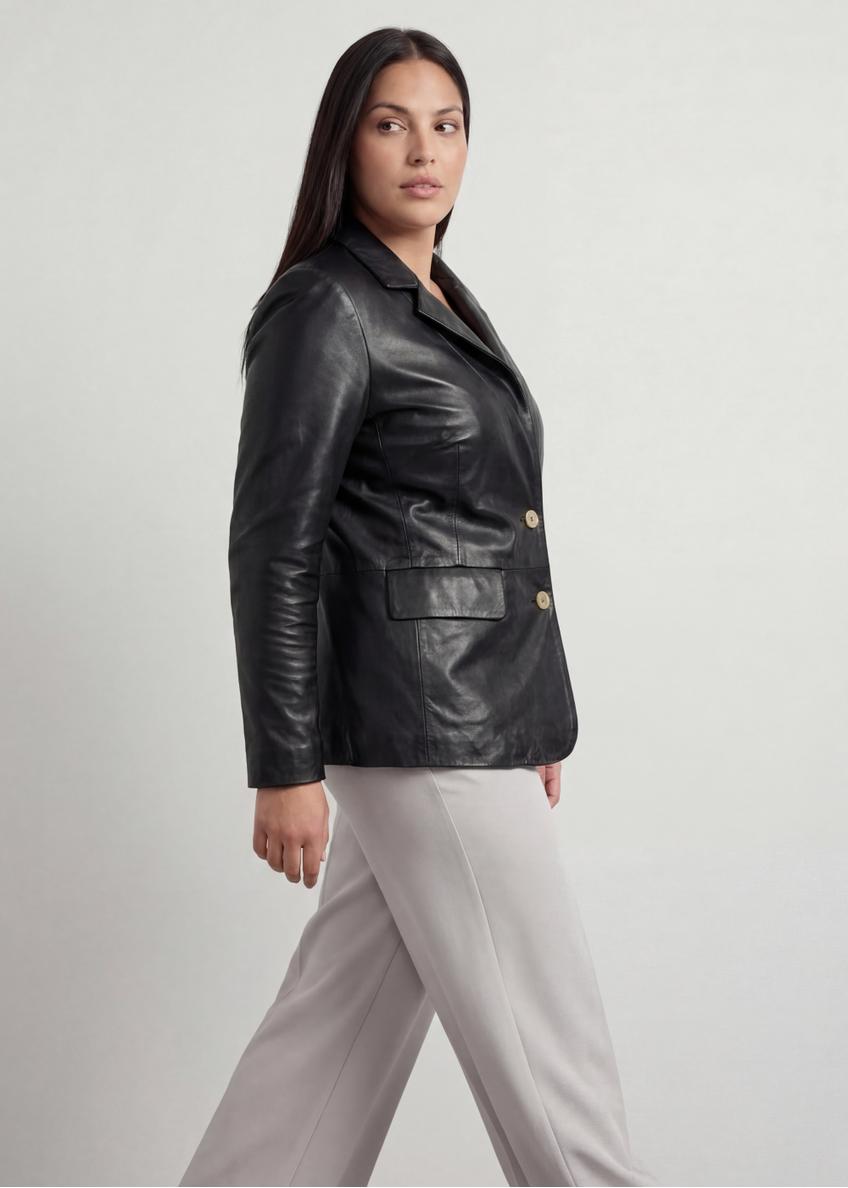 Czarna skórzana marynarka damska PLUS SIZE KURDS-0645L-99(W26)