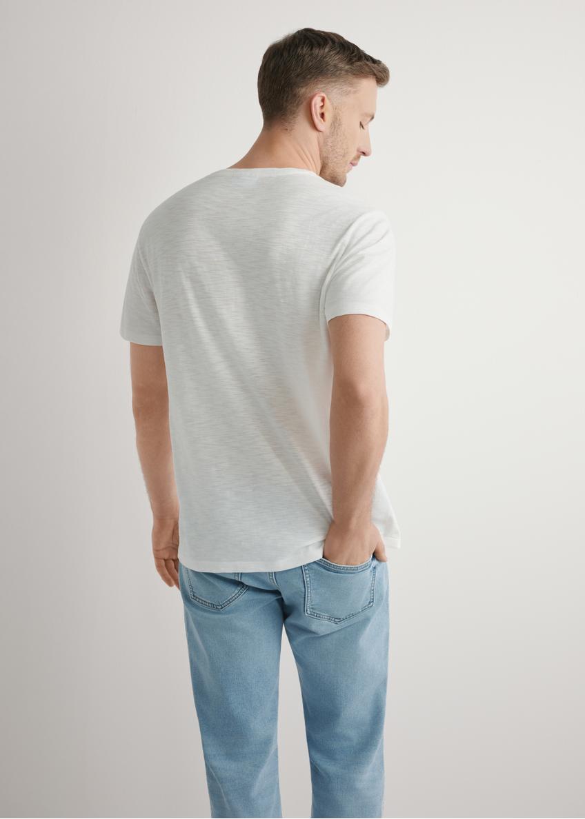 Bawełniany T-shirt męski w kolorze białym TSHMT-0149-0B(W26)
